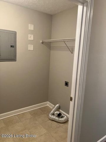 6010 Wooded Creek Dr 102, Louisville, KY 40291