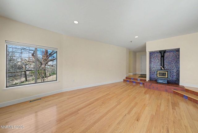 329 River Road, Dayton, NV 89403