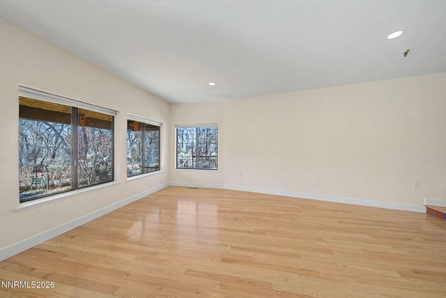 329 River Road, Dayton, NV 89403