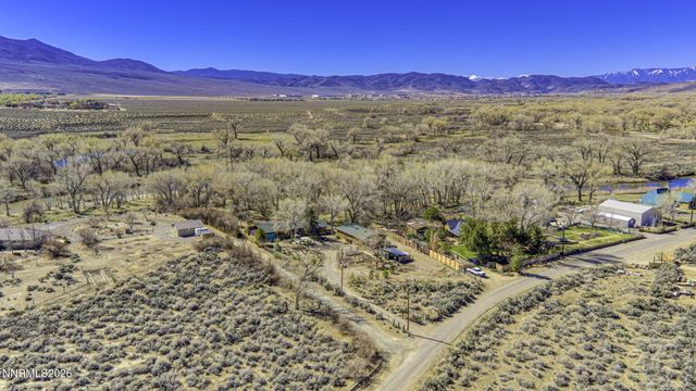 329 River Road, Dayton, NV 89403