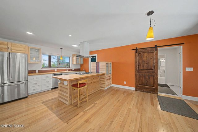 329 River Road, Dayton, NV 89403