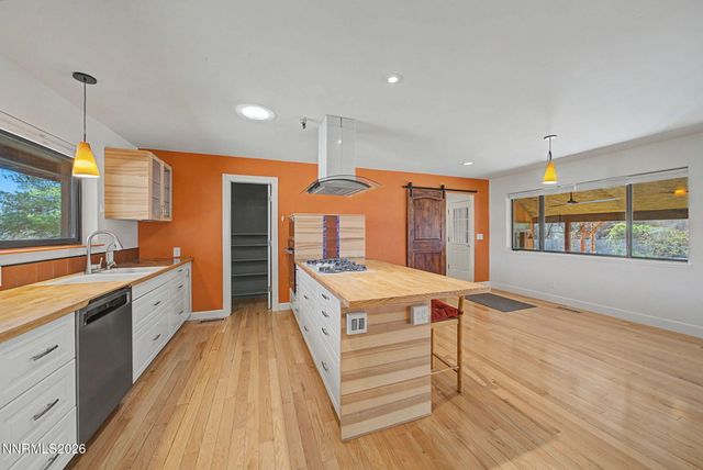 329 River Road, Dayton, NV 89403