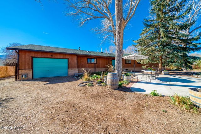 329 River Road, Dayton, NV 89403