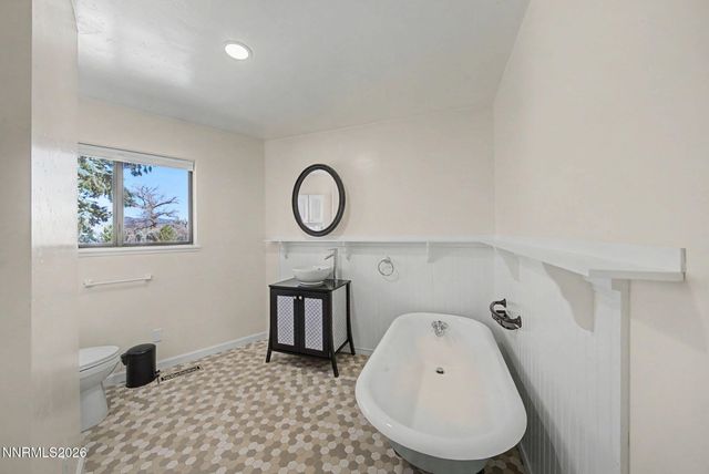 329 River Road, Dayton, NV 89403