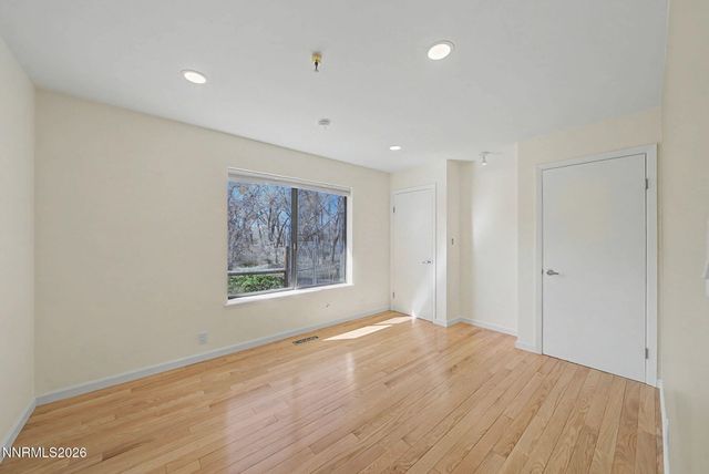 329 River Road, Dayton, NV 89403