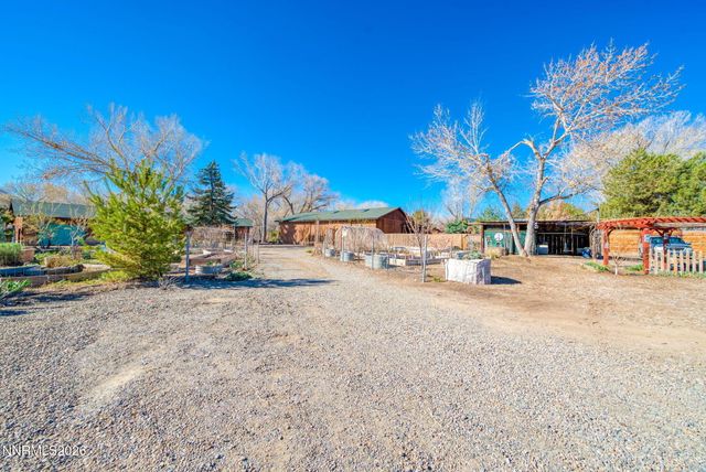 329 River Road, Dayton, NV 89403