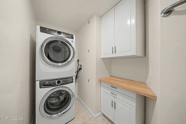 329 River Road, Dayton, NV 89403