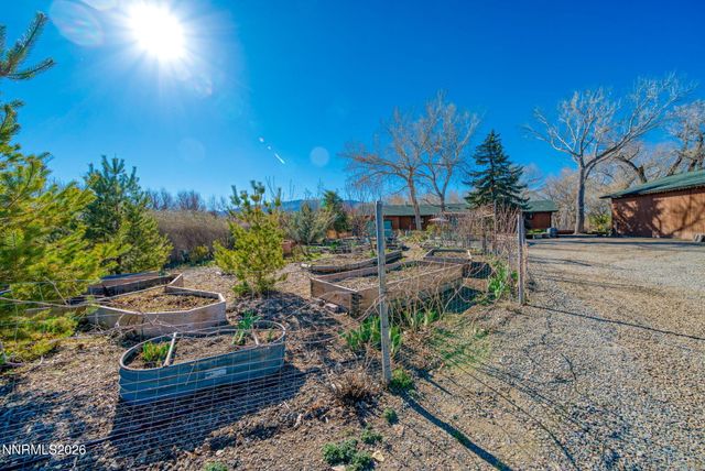 329 River Road, Dayton, NV 89403