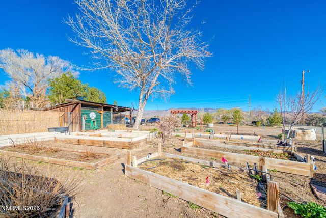 329 River Road, Dayton, NV 89403