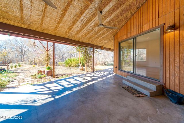 329 River Road, Dayton, NV 89403