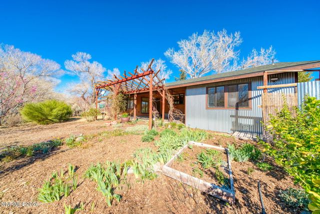 329 River Road, Dayton, NV 89403