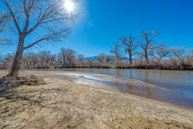 329 River Road, Dayton, NV 89403