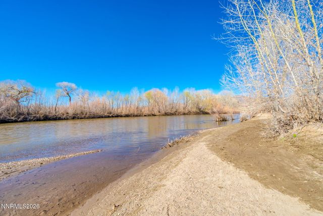 329 River Road, Dayton, NV 89403