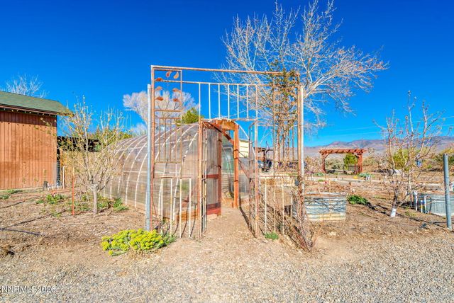 329 River Road, Dayton, NV 89403