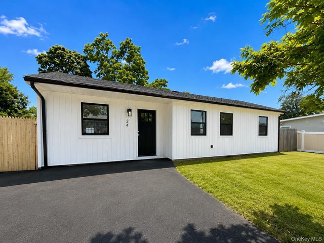 24 E Cherry Street, Central Islip, NY 11722