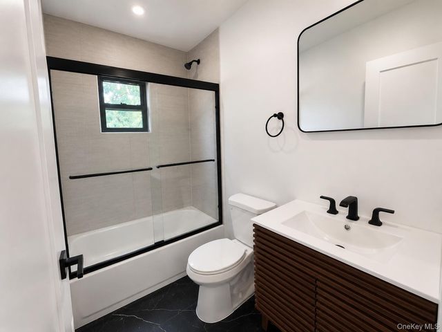 24 E Cherry Street, Central Islip, NY 11722