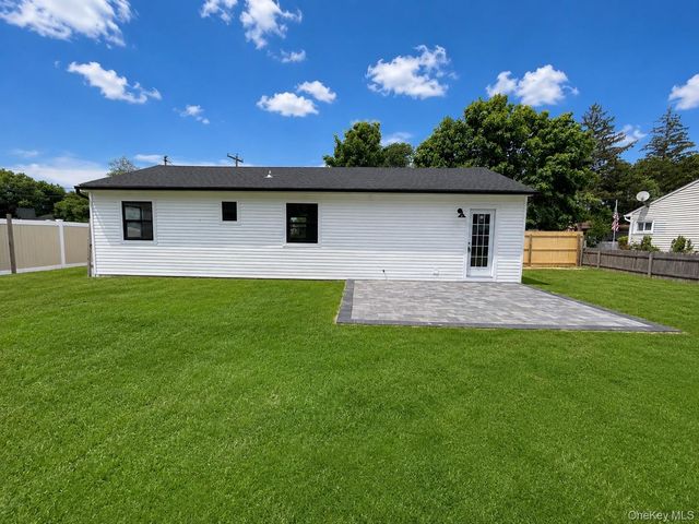 24 E Cherry Street, Central Islip, NY 11722