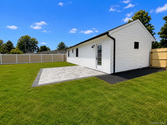 24 E Cherry Street, Central Islip, NY 11722