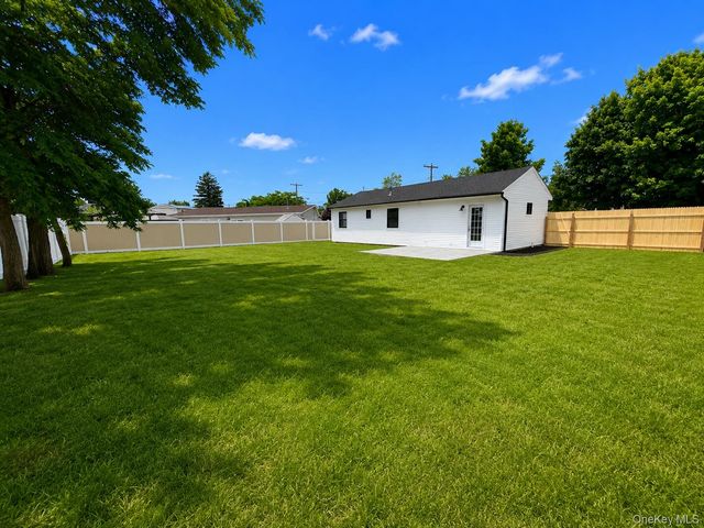 24 E Cherry Street, Central Islip, NY 11722