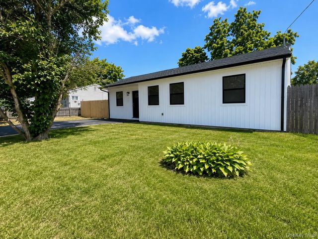 24 E Cherry Street, Central Islip, NY 11722