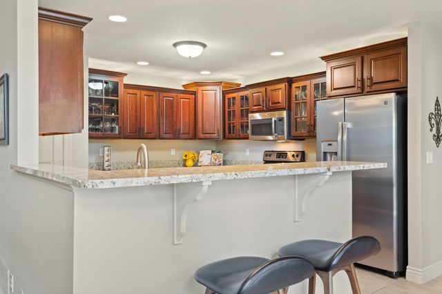 7100 MADISON CREEK DR, Columbia, MO 65203
