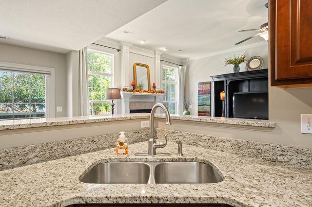 7100 MADISON CREEK DR, Columbia, MO 65203