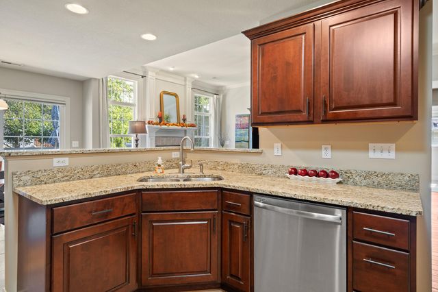 7100 MADISON CREEK DR, Columbia, MO 65203