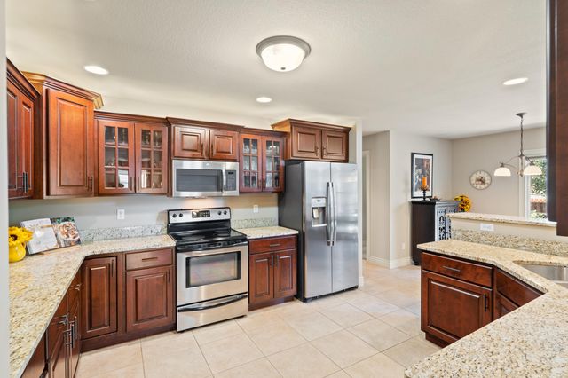 7100 MADISON CREEK DR, Columbia, MO 65203