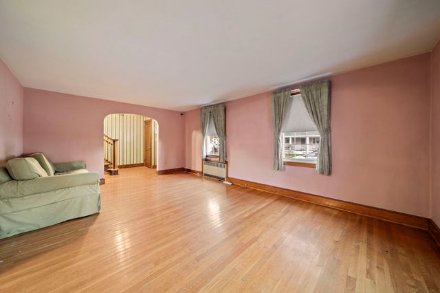 50 Lyons St, Quincy, MA 02169