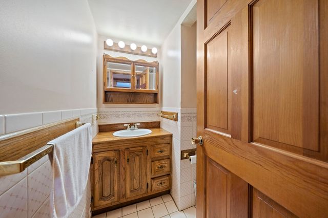 50 Lyons St, Quincy, MA 02169