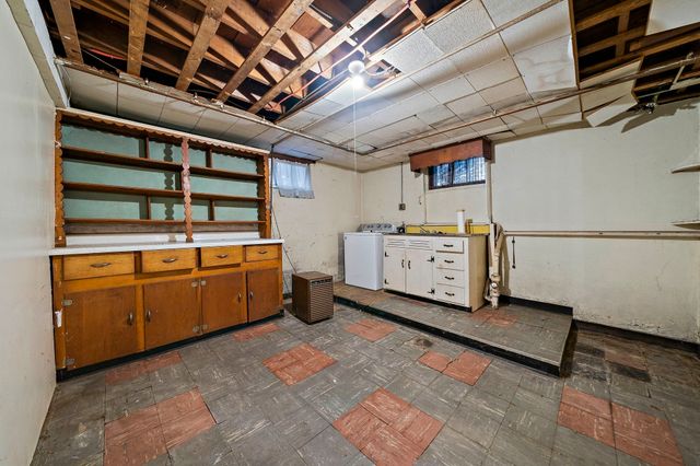 50 Lyons St, Quincy, MA 02169