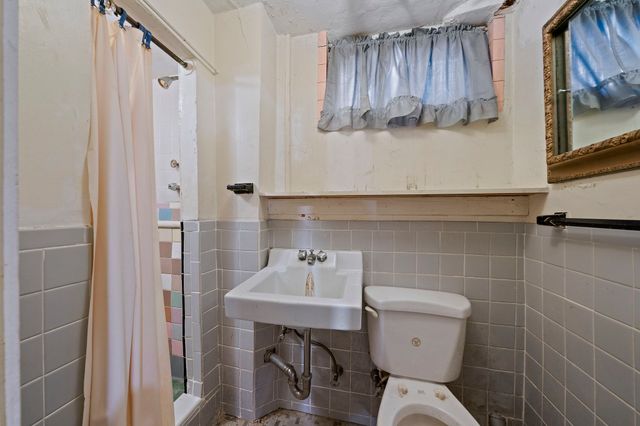 50 Lyons St, Quincy, MA 02169