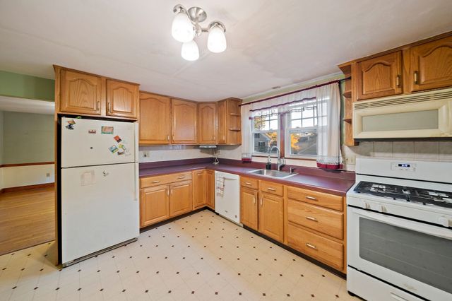 50 Lyons St, Quincy, MA 02169