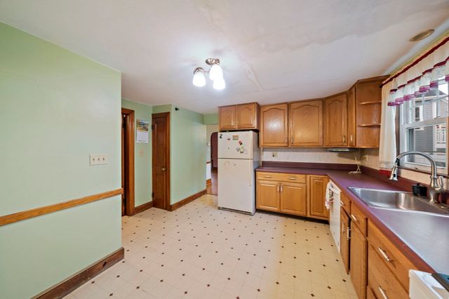 50 Lyons St, Quincy, MA 02169