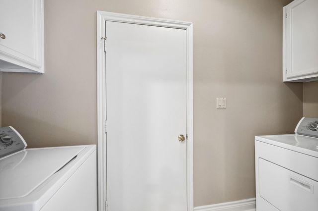250 Sugarberry Circle 250, Houston, TX 77024