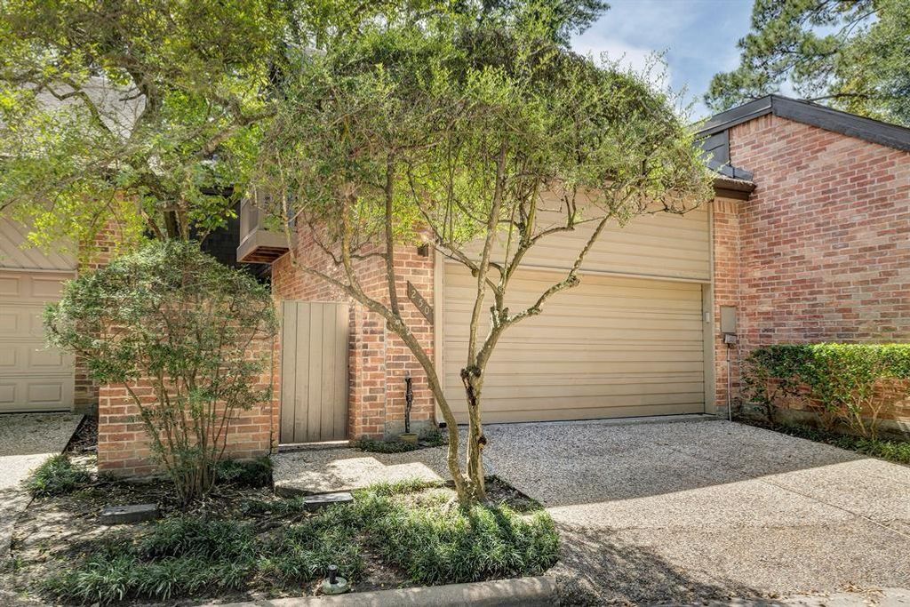 250 Sugarberry Circle 250, Houston, TX 77024