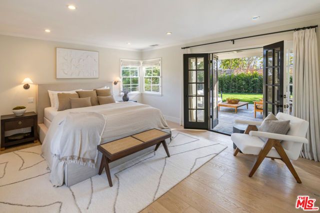 516 Hanley Place, Los Angeles, CA 90049