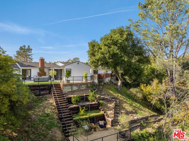 516 Hanley Place, Los Angeles, CA 90049