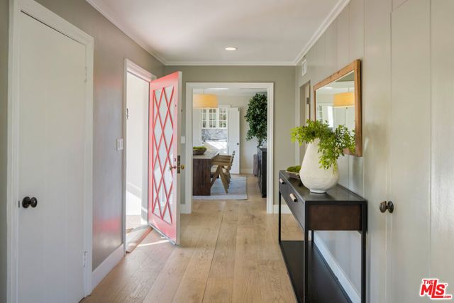 516 Hanley Place, Los Angeles, CA 90049