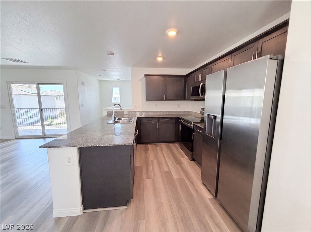 6875 Crimson Shadow Street, North Las Vegas, NV 89086 — photo 2