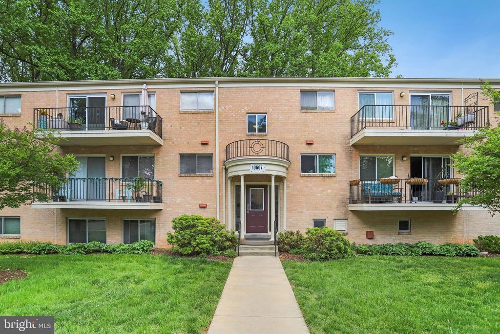 Image 1 of property listing at 10607 MONTROSE AVE #M-3, Bethesda, MD 20814