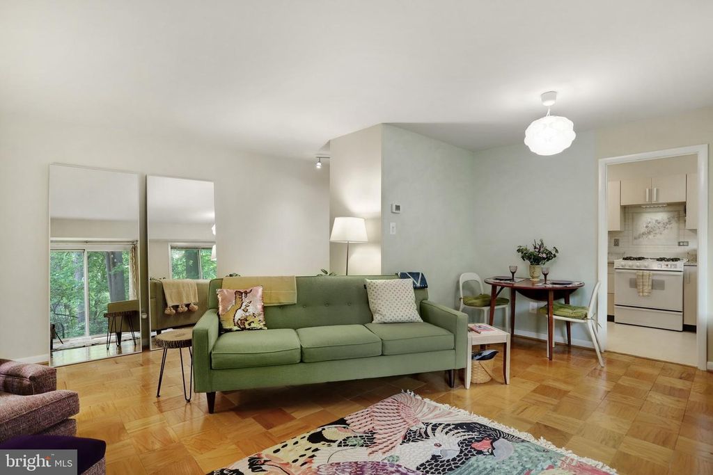 Image 17 of property listing at 10607 MONTROSE AVE #M-3, Bethesda, MD 20814