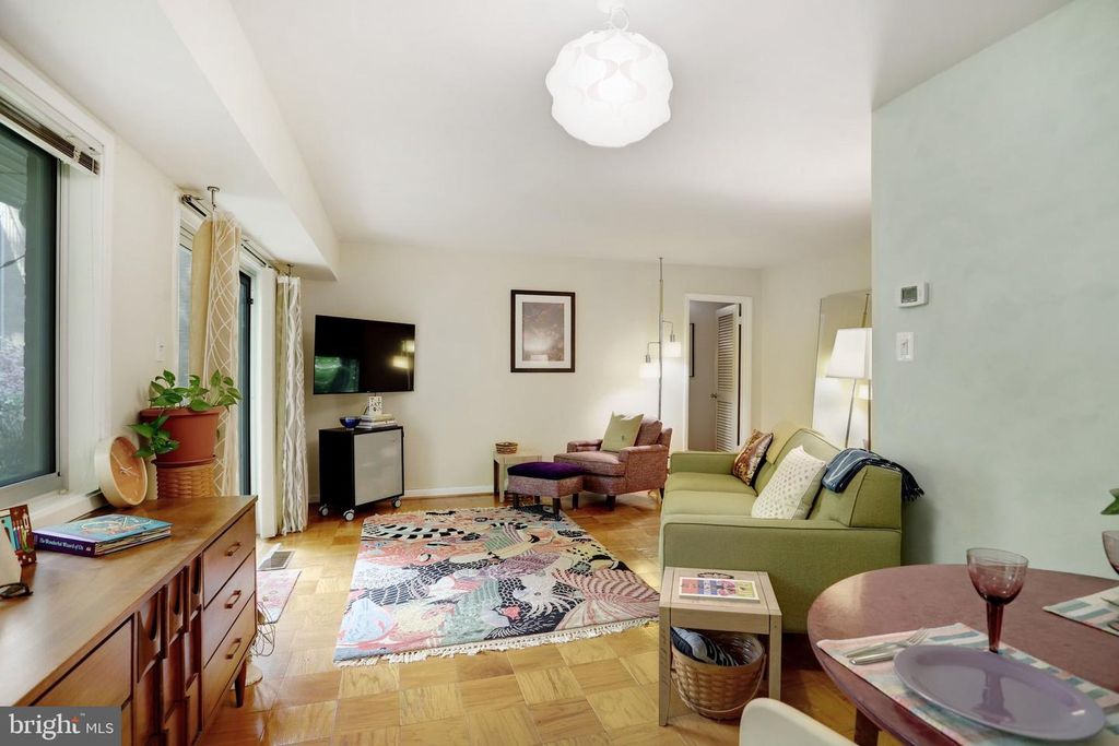 Image 18 of property listing at 10607 MONTROSE AVE #M-3, Bethesda, MD 20814