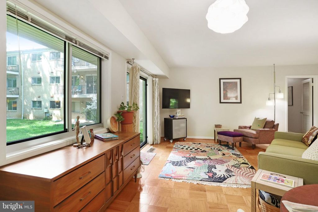 Image 19 of property listing at 10607 MONTROSE AVE #M-3, Bethesda, MD 20814