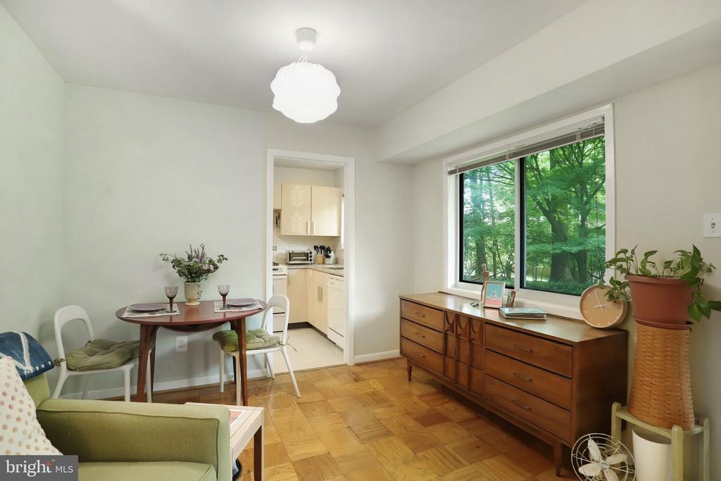Image 21 of property listing at 10607 MONTROSE AVE #M-3, Bethesda, MD 20814