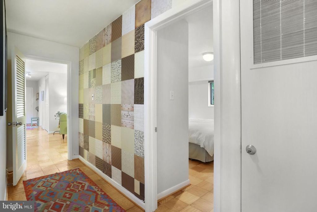 Image 24 of property listing at 10607 MONTROSE AVE #M-3, Bethesda, MD 20814