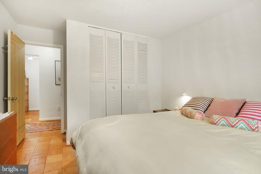 Image 29 of property listing at 10607 MONTROSE AVE #M-3, Bethesda, MD 20814