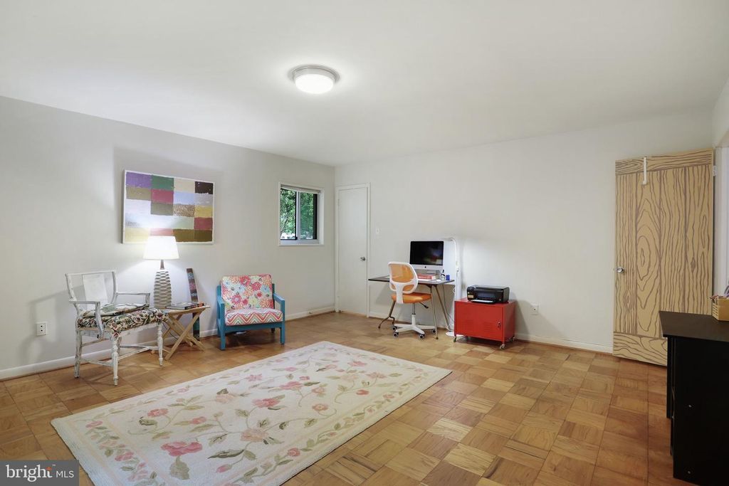 Image 31 of property listing at 10607 MONTROSE AVE #M-3, Bethesda, MD 20814