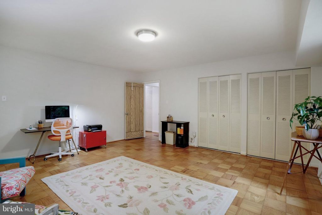 Image 32 of property listing at 10607 MONTROSE AVE #M-3, Bethesda, MD 20814