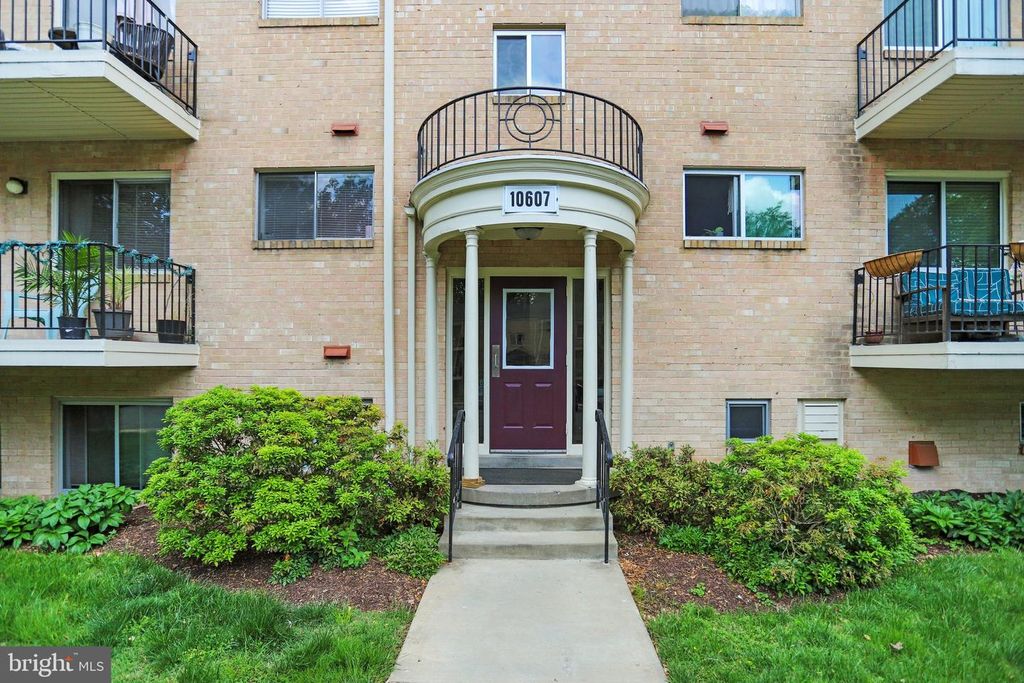 Image 4 of property listing at 10607 MONTROSE AVE #M-3, Bethesda, MD 20814